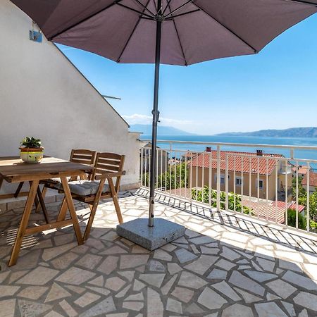 Lovely Apartment In Novi Vinodolski With Wifi エクステリア 写真