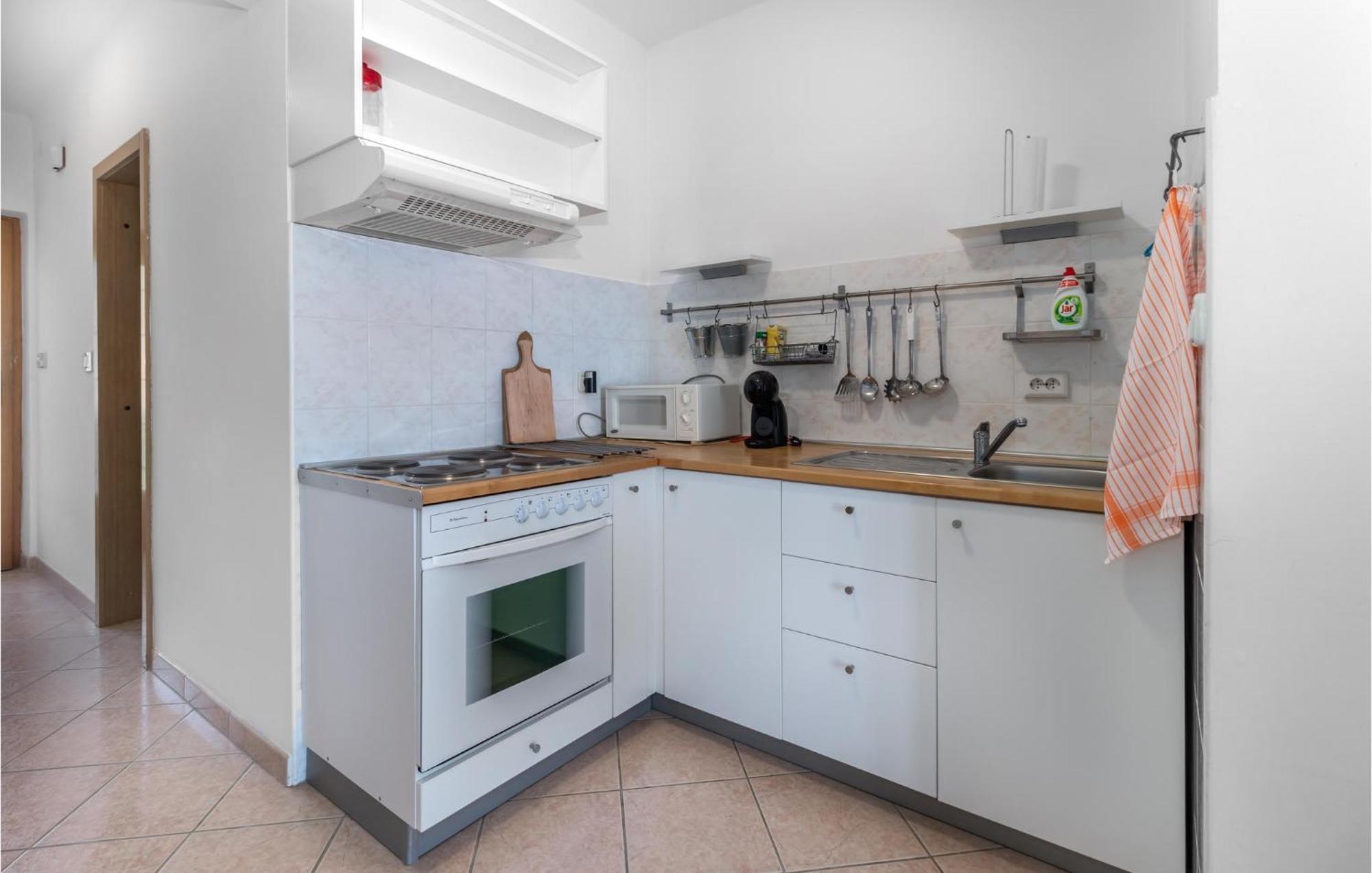 Lovely Apartment In Novi Vinodolski With Wifi エクステリア 写真