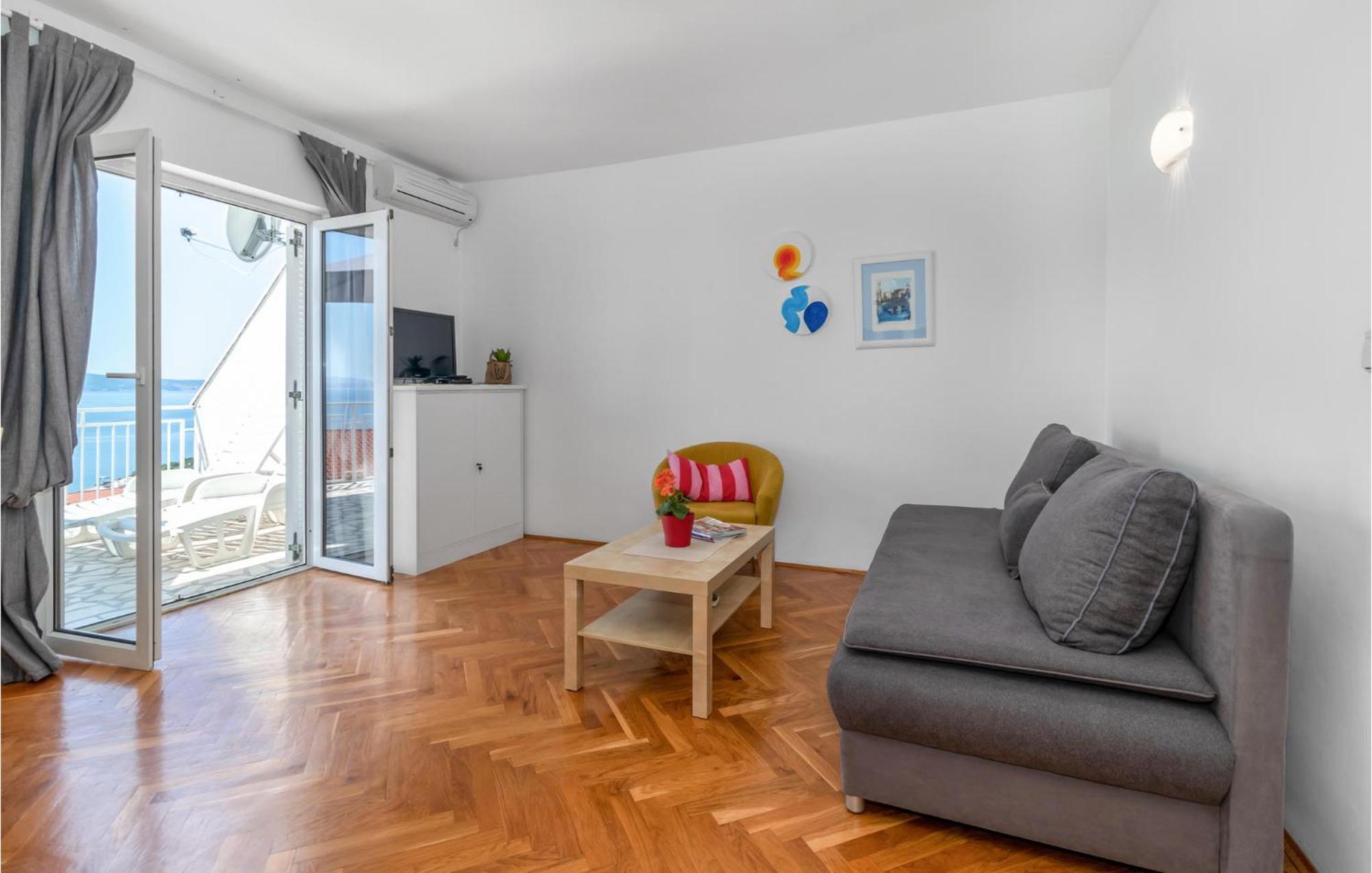 Lovely Apartment In Novi Vinodolski With Wifi エクステリア 写真