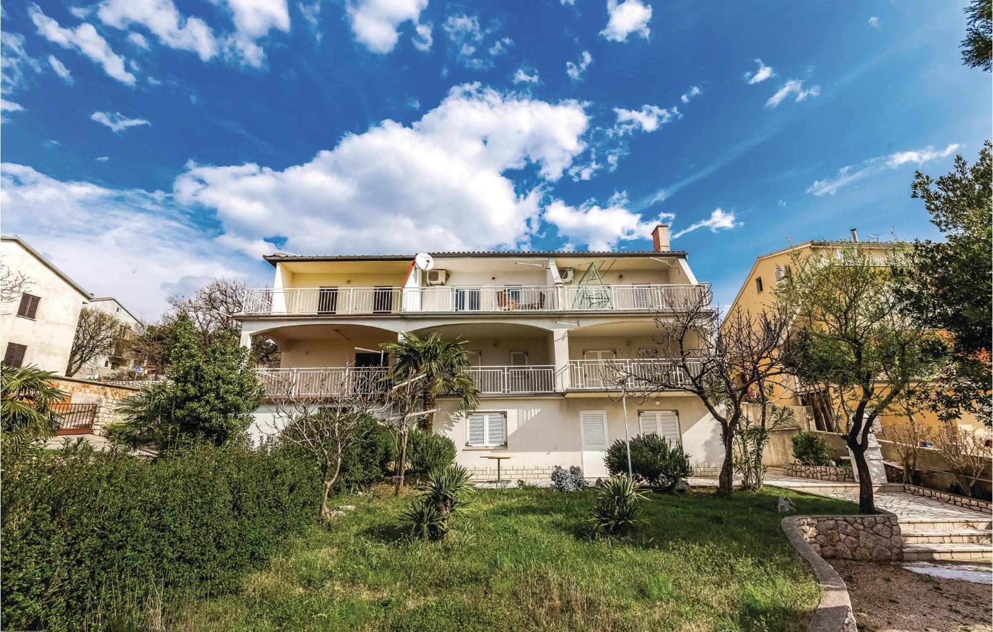 Lovely Apartment In Novi Vinodolski With Wifi エクステリア 写真