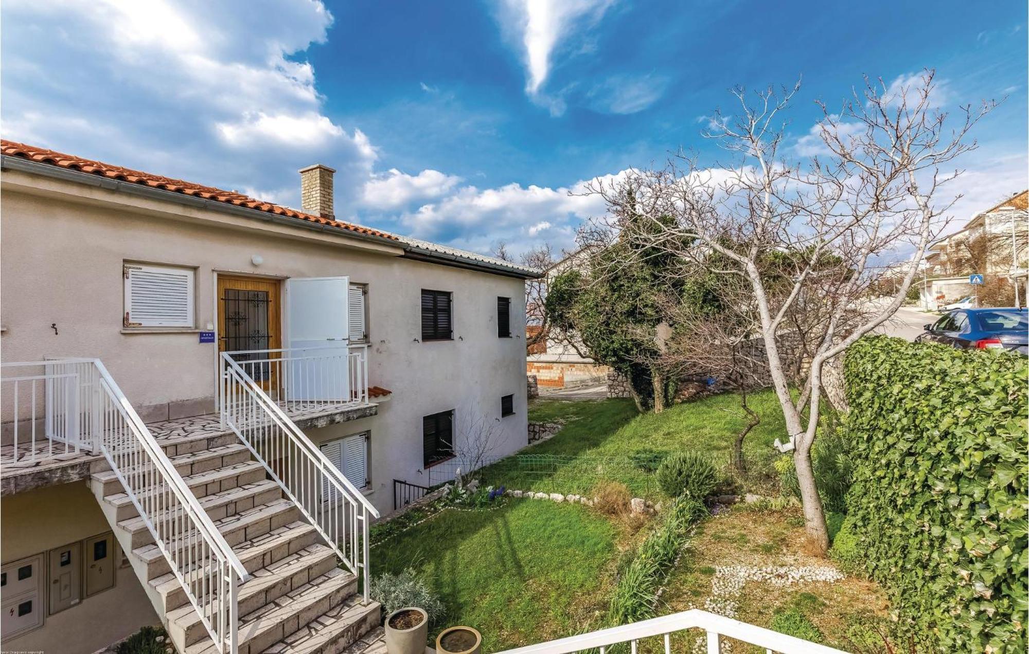 Lovely Apartment In Novi Vinodolski With Wifi エクステリア 写真